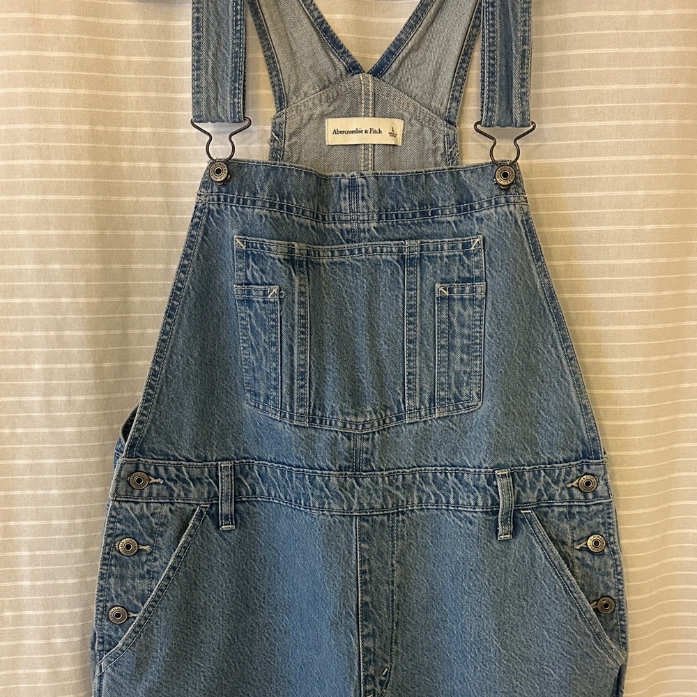 Classic Denim Abercrombie Overalls in Medium Blue - Picture 3 of 6